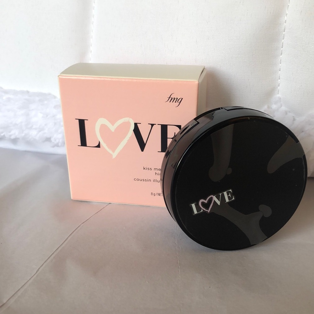 Avon Pink Highlighter Compact - Picture 2 of 6